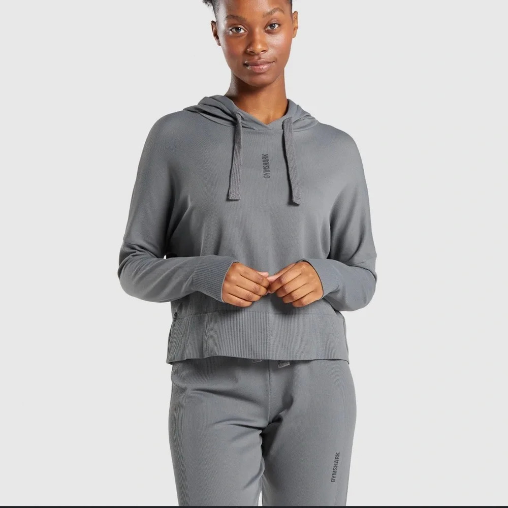 GYMSHARK pause hoodie crop hoodie gray size small gym hoodie layers